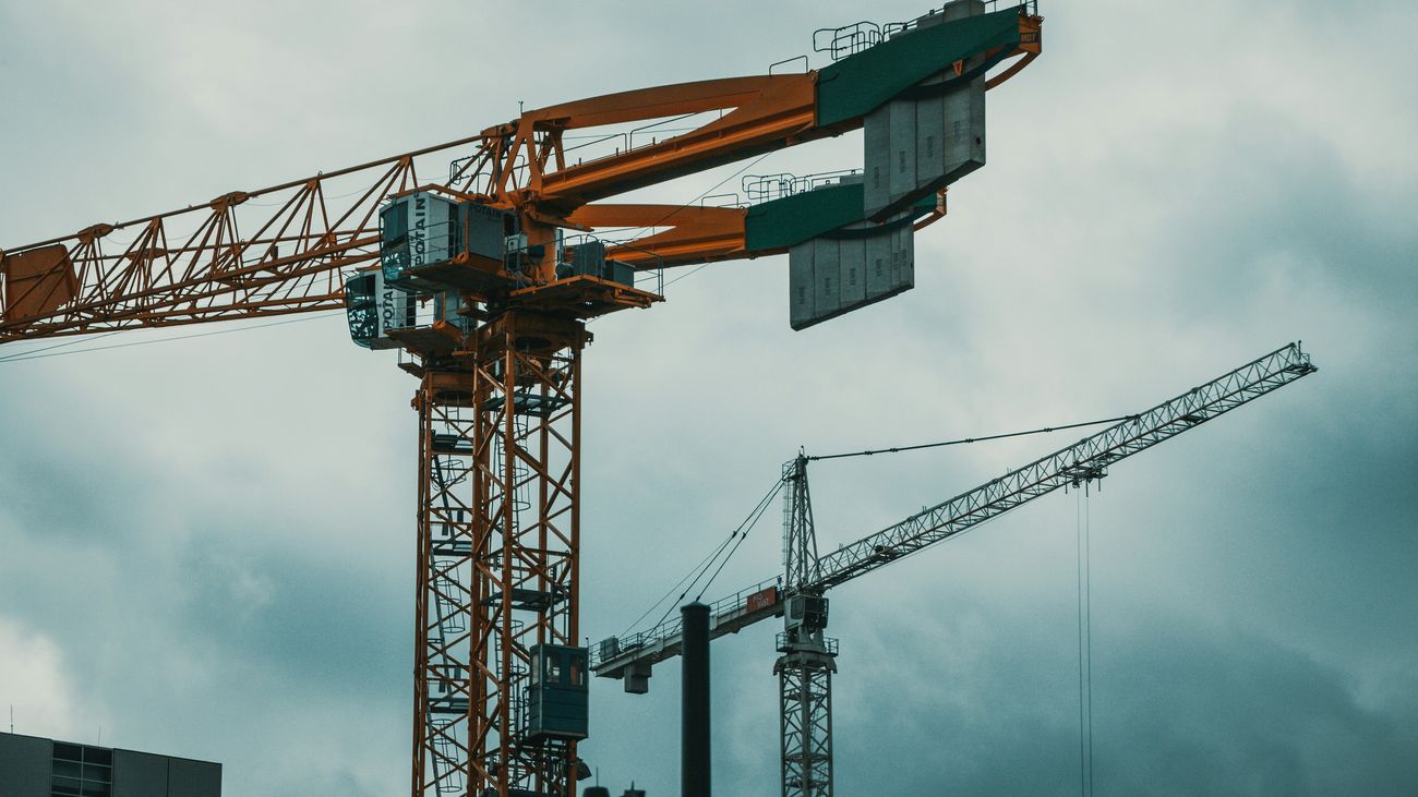 Tower cranes over a Texas construction project